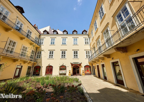 Neibrs | Na prenájom kancelária v krásnej historickej budove, 155m2, 1p., Laurinská, Staré Mesto, Bratislava I